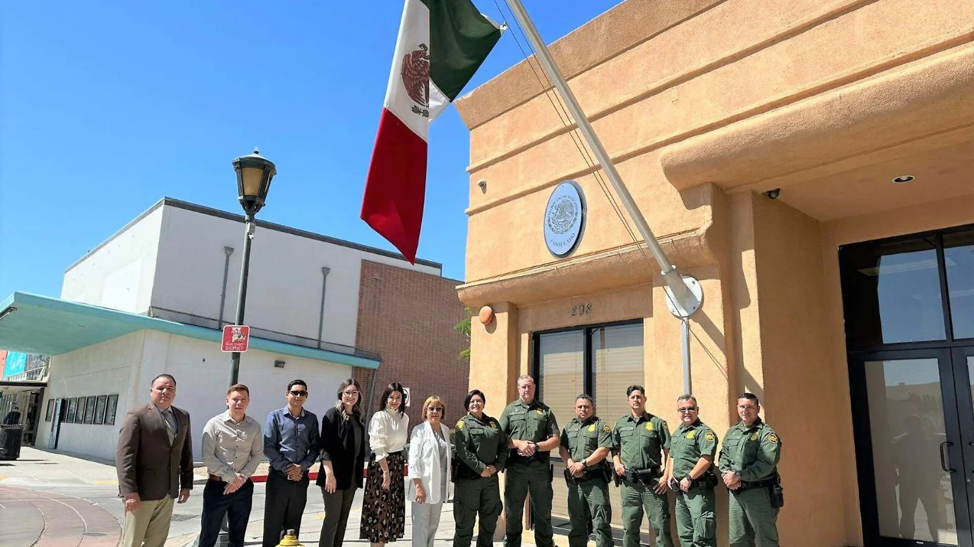 Representantes de la Patrulla Fronteriza estuvieron en el Consulado de México en Yuma